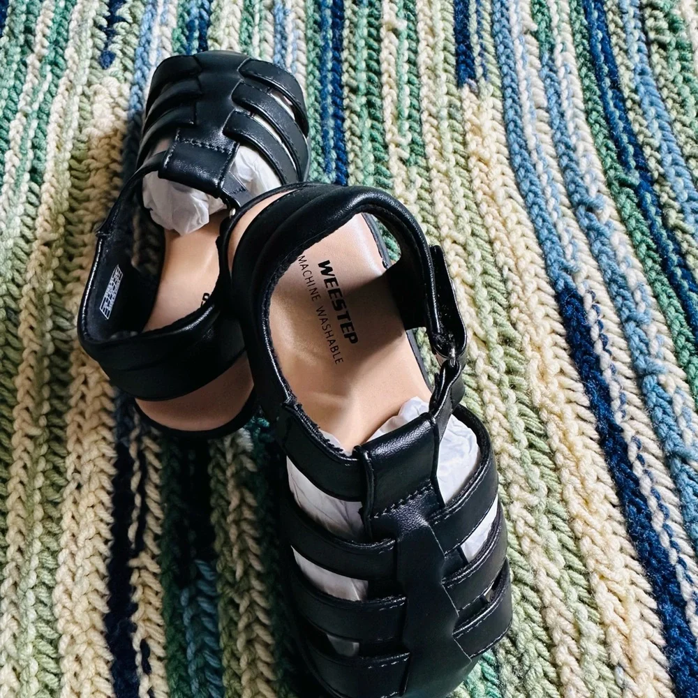 Classic Black Leather Sandals with Cushioned Footbed - Picture 5 of 6